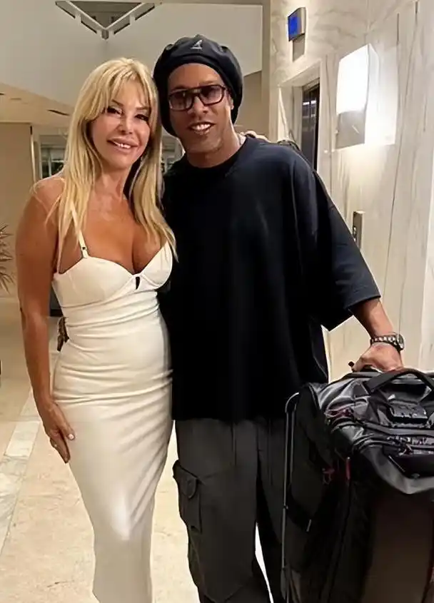 接决定狼队 接决定狼队